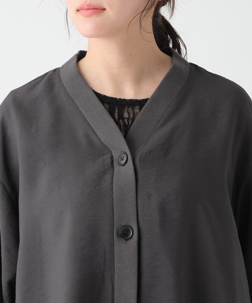 Elura（エルーラ）の「Vネックブラウスカーディガン/659644（カーディガン/ボレロ・レディース・ブルー/チャコールグレー/ダークブラウン/ホワイト・FREE）」の22枚目の写真