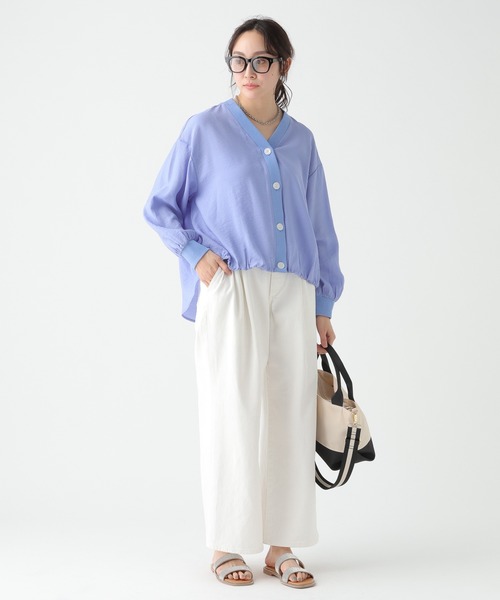 Elura（エルーラ）の「Vネックブラウスカーディガン/659644（カーディガン/ボレロ・レディース・ブルー/チャコールグレー/ダークブラウン/ホワイト・FREE）」の17枚目の写真