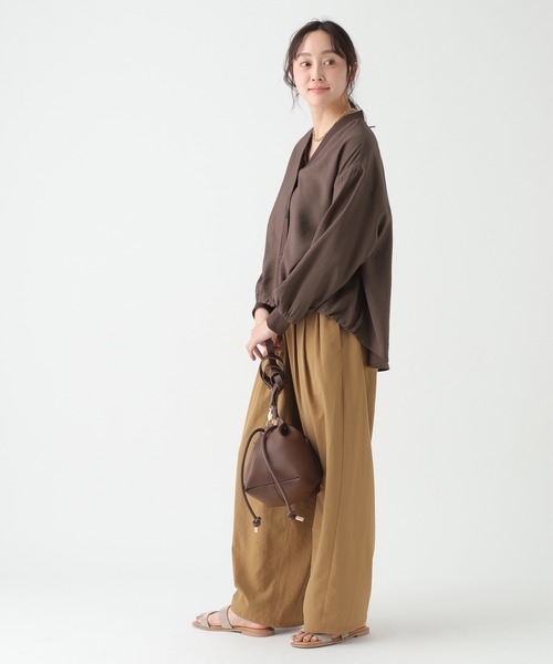 Elura（エルーラ）の「Vネックブラウスカーディガン/659644（カーディガン/ボレロ・レディース・ブルー/チャコールグレー/ダークブラウン/ホワイト・FREE）」の11枚目の写真