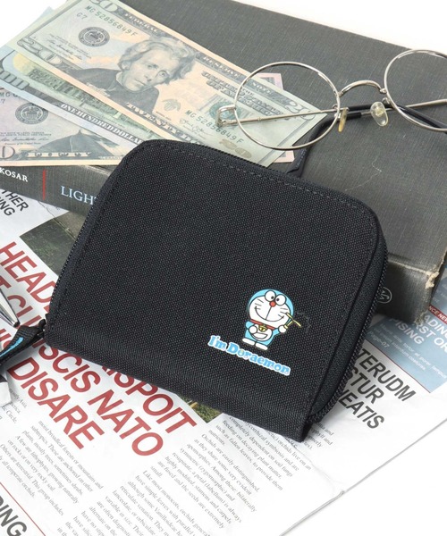 sanrio(サンリオ)の「I'm Doraemon(アイムドラえもん)キャラクタープリント 二つ折り財布/ラウンドファスナーウォレット(財布・レディース・ブラック・FREE)」の2枚目の写真