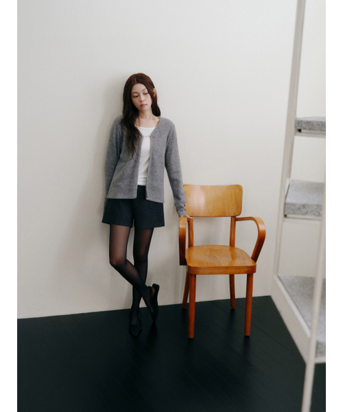 Yuje(ユジェ)の「POWDER CARDIGAN (3color)(カーディガン/ボレロ・レディース・グレー/ブラック/PINK・FREE)」の8枚目の写真