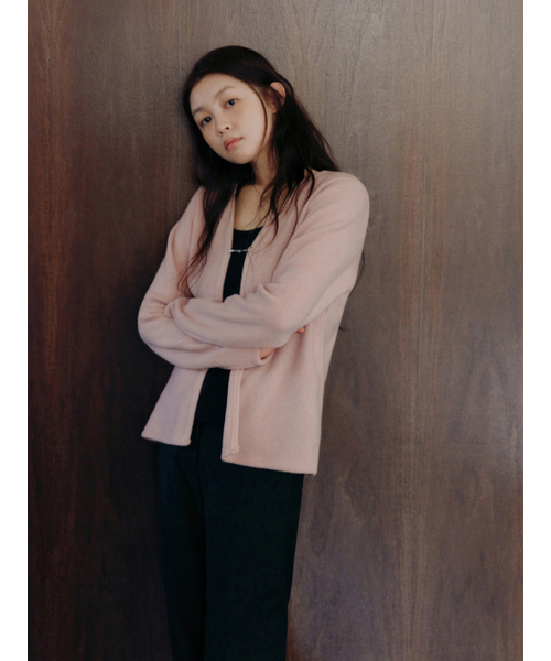 Yuje(ユジェ)の「POWDER CARDIGAN (3color)(カーディガン/ボレロ・レディース・グレー/ブラック/PINK・FREE)」の12枚目の写真