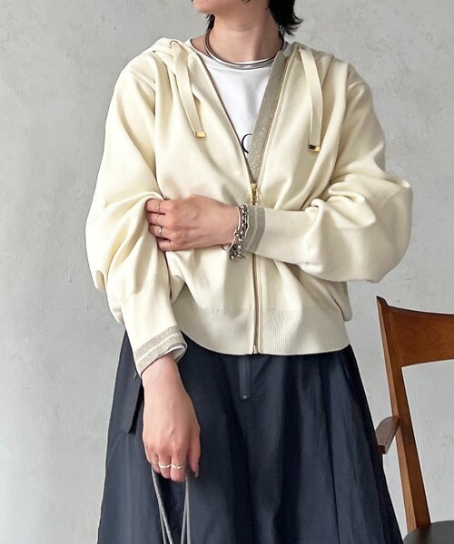 un dix cors（アンディコール）の「軽量配色ラメラインパーカー（カーディガン/ボレロ・レディース・ブラック/アイボリー・FREE）」の3枚目の写真