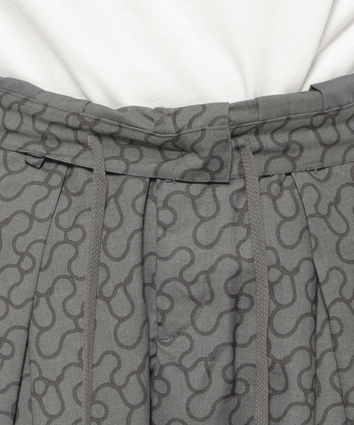 RAGEBLUE（レイジブルー）の「CURVE SEAM/Design Tuck 3D Wide Easy Pants/デザインタックワイドイージーパンツ（スラックス・メンズ・ブラック/グレー系その他/その他・MEDIUM/LARGE）」の12枚目の写真