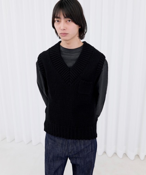 OUAT(オーユーエーティー)の「META KNIT VEST(ベスト・メンズ・ブラック・3/2)」の3枚目の写真