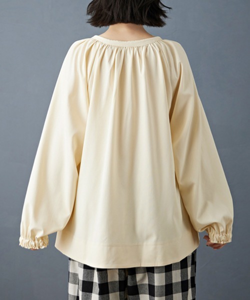 ONEP STAR(ワンピスター)の「ギャザーネック×ラウンド裾ブラウス(シャツ/ブラウス・レディース・ライトグリーン/ベージュ・X-LARGE/LARGE/MEDIUM)」の12枚目の写真