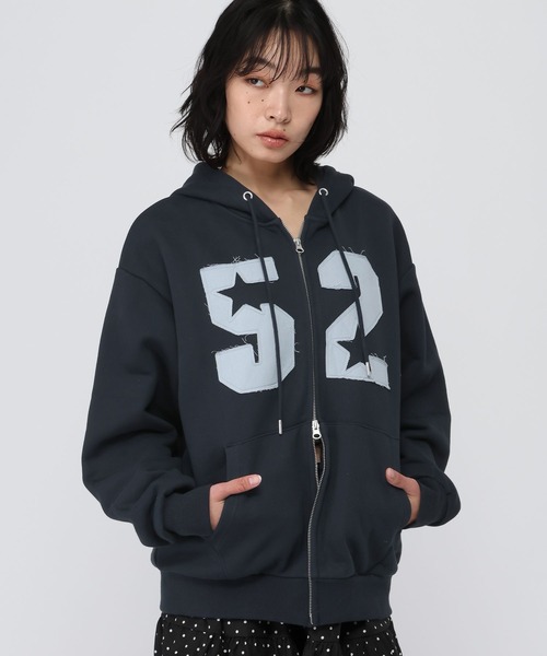 AMESWORLDWIDE（アメスワールドワイド）の「【UNISEX】AMES WORLDWIDE ／52アップリケフードジップ（パーカー・レディース・レッド/グレー/ネイビー・MEDIUM/SMALL）」の2枚目の写真