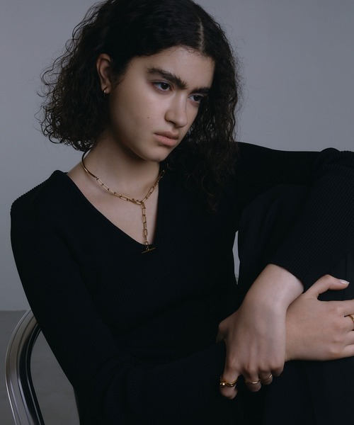 CENE(セネ)の「【CENE】セネ/プレインフープイヤリング/17mm(イヤリング・レディース・ゴールド/シルバー・FREE)」の4枚目の写真