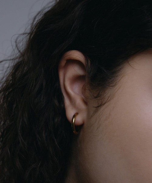 CENE(セネ)の「【CENE】セネ/プレインフープイヤリング/17mm(イヤリング・レディース・ゴールド/シルバー・FREE)」の5枚目の写真