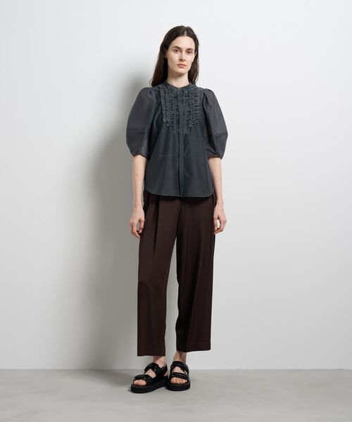 LANVIN en Bleu（ランバンオンブルー）の「カールマイヤーフリルブラウス（シャツ/ブラウス・レディース・グレー/キャメル/オフホワイト・38）」の19枚目の写真