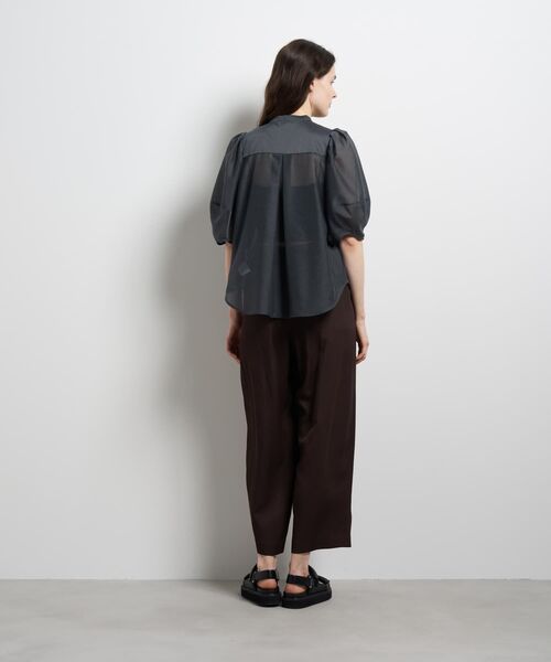 LANVIN en Bleu（ランバンオンブルー）の「カールマイヤーフリルブラウス（シャツ/ブラウス・レディース・グレー/キャメル/オフホワイト・38）」の21枚目の写真