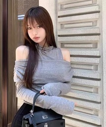 ハイネックレイヤード風オフショルダートップス