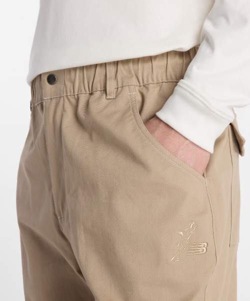 NEW BALANCE(ニューバランス)の「New Balance 大谷翔平 Signature Woven Twill Pants(ニューバランス 大谷翔平シグネチャーウーブンツイルパンツ)(チノパンツ・メンズ・ベージュ系/ネイビー・MEDIUM/LARGE/X-LARGE)」の7枚目の写真