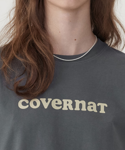 COVERNAT WOMAN(カバーナットウーマン)の「ウーマン クール コットン クーパー ロゴ Tシャツ チャコール(Tシャツ/カットソー・レディース・その他・WS/WM/LARGE)」の2枚目の写真