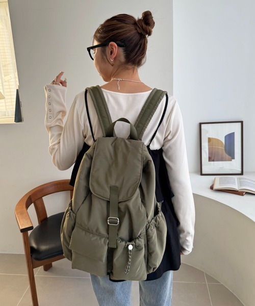 DISCOAT（ディスコート）の「【Enlude】パデットナイロンミリタリーリュック《ユニセックス》（バックパック/リュック・レディース・カーキ/ブラック・FREE）」の4枚目の写真