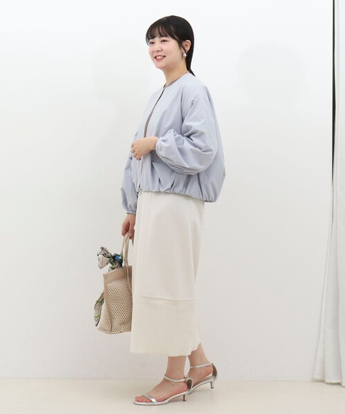 MICO COULIER（ミコクリエ）の「撥水ノーカラーブルゾン（ブルゾン・レディース・サックスブルー/キャメル/ネイビー・38）」の6枚目の写真