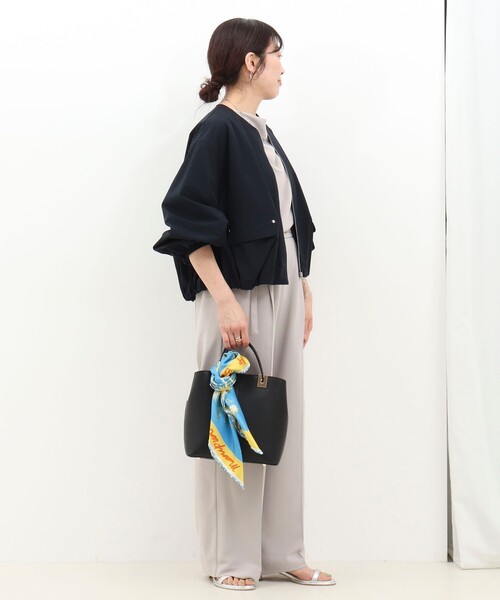 MICO COULIER（ミコクリエ）の「撥水ノーカラーブルゾン（ブルゾン・レディース・サックスブルー/キャメル/ネイビー・38）」の12枚目の写真