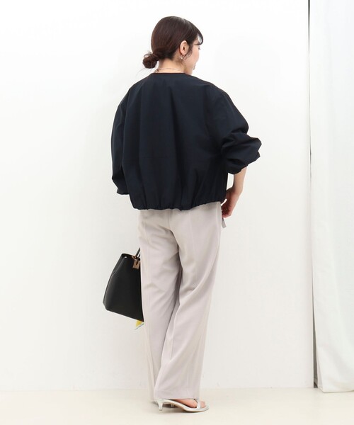 MICO COULIER（ミコクリエ）の「撥水ノーカラーブルゾン（ブルゾン・レディース・サックスブルー/キャメル/ネイビー・38）」の14枚目の写真