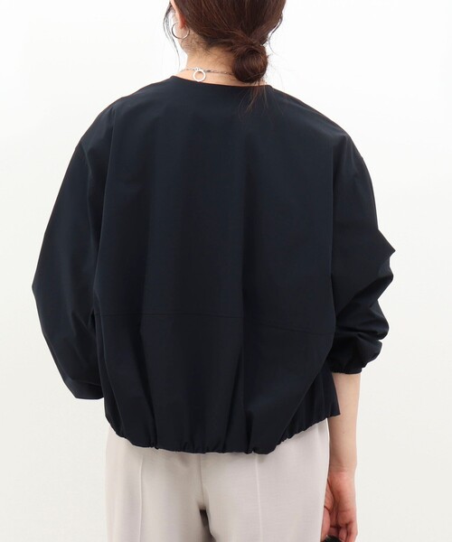 MICO COULIER（ミコクリエ）の「撥水ノーカラーブルゾン（ブルゾン・レディース・サックスブルー/キャメル/ネイビー・38）」の15枚目の写真