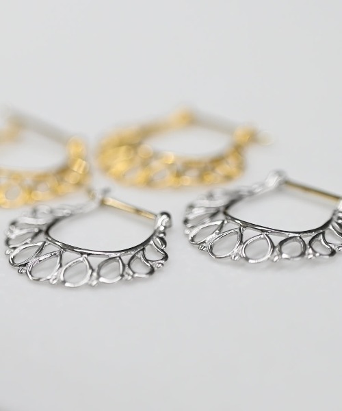 sowi(ソーイ)の「SV925+K10YG Talat Kanok Dok Lace ピアス(ピアス(両耳用)・レディース・シルバー/ゴールド・フリ-)」の3枚目の写真