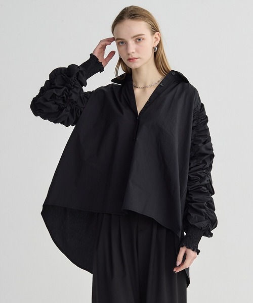 BIRTHDAY BASH(バースデイバッシュ)の「GATHER SLEEVE SHIRT TOPS(シャツ/ブラウス・レディース・ブラック/ホワイト・FREE)」の2枚目の写真