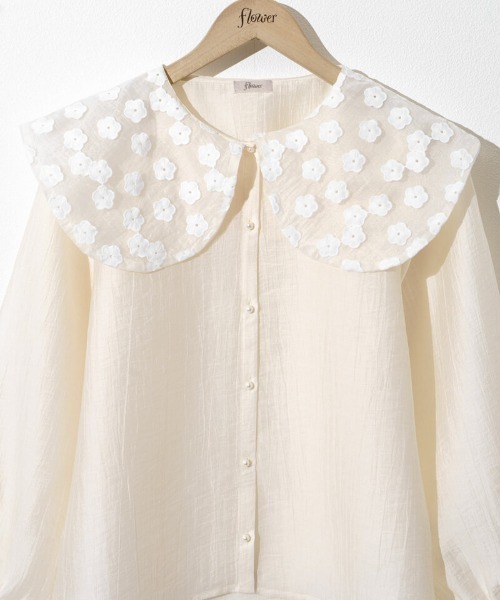 flower(フラワー)の「ボタニカルカラーブラウス(シャツ/ブラウス・レディース・ホワイト/アイボリー・FREE)」の5枚目の写真