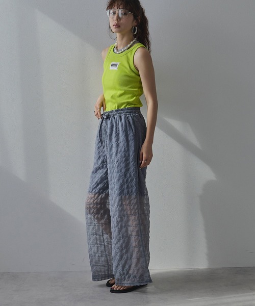 bohmal(ボマール)の「チェック柄シアー接触冷感イージーパンツ(その他パンツ・レディース・レッド/グレー/ブラック/イエロー・LARGE/MEDIUM)」の2枚目の写真