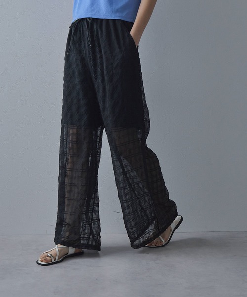 bohmal(ボマール)の「チェック柄シアー接触冷感イージーパンツ(その他パンツ・レディース・レッド/グレー/ブラック/イエロー・LARGE/MEDIUM)」の1枚目の写真