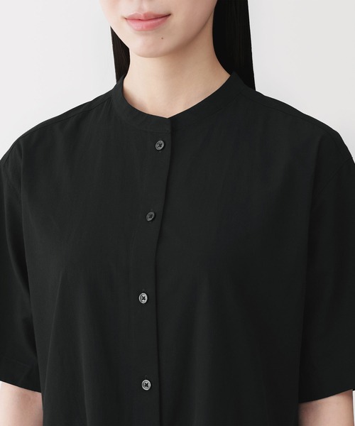 無印良品(ムジルシリョウヒン)の「婦人 涼感 半袖シャツワンピース(シャツワンピース・レディース・ブラック/ホワイト系/サックスブルー系・S/M/L/XL)」の10枚目の写真