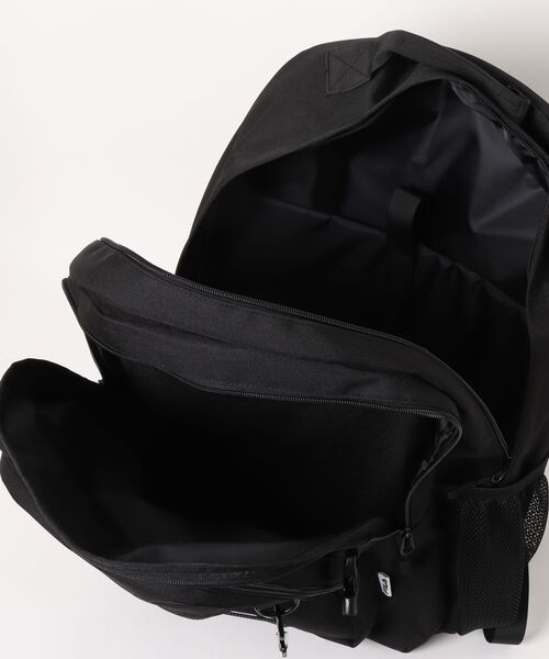 FILA（フィラ）の「FILA（フィラ）撥水加工 ドローコードデザインバックパック  カラビナ付き/リュックサック A4 PC収納 メンズ レディース 通学 通勤（バックパック/リュック・メンズ・ブラック×ブラック/ブラック×レッド/ブラック×ブルー・FREE）」の6枚目の写真