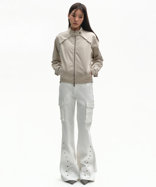 PLACE STUDIO（プレイススタジオ）の「アイレットベルト付きレイヤードダブルカーゴローライズブーツカットコットンパンツ_3COLOR（その他パンツ・レディース・ホワイト/チャコール/ブラック・SMALL/MEDIUM）」の5枚目の写真