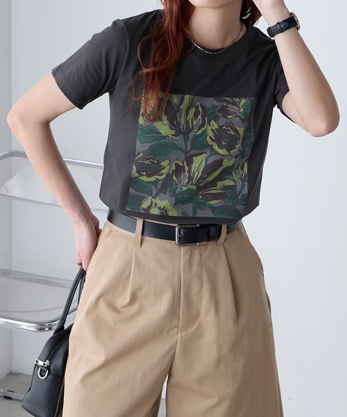 BONLECILL（ボンルシール）の「フラワーアートプリントT（Tシャツ/カットソー・レディース・オフホワイト/ネイビー/チャコールグレー・FREE）」の22枚目の写真