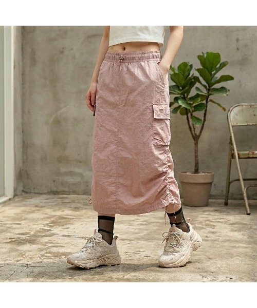 FILA（フィラ）の「CARGO SKIRT（スカート・レディース・グレー/ピンク・M/L/XL）」の2枚目の写真