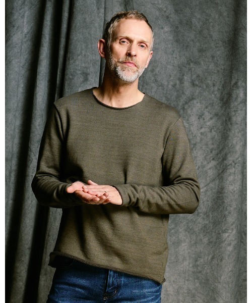 wjk(ダヴルジェイケイ)の「cut-off light sweatshirt(スウェット・メンズ・カーキ/トップグレー/インディゴブルー・MEDIUM/SMALL/X-LARGE/LARGE)」の2枚目の写真