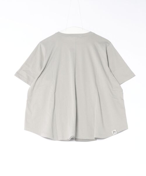 SUPER HAKKA(スーパーハッカ)の「SUPER HAKKA×マツモトヨーコ 30/-天竺「レモンの島へ」プリント+刺繍Tシャツ(Tシャツ/カットソー・レディース・オフホワイト/グレー/グリーン・FREE)」の4枚目の写真