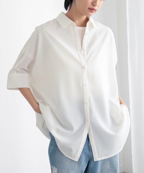 for/c(フォーシー)の「ドライオーバーシャツ【サスティナブル】(シャツ/ブラウス・レディース・オフホワイト/チャコール・M/L)」の1枚目の写真