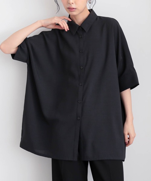 for/c(フォーシー)の「ドライオーバーシャツ【サスティナブル】(シャツ/ブラウス・レディース・オフホワイト/チャコール・M/L)」の2枚目の写真