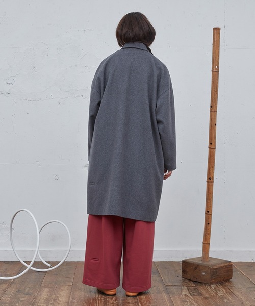 Dulcamara（ドゥルカマラ）の「ラムビーバーBIGコート - PLAIN（ステンカラーコート・メンズ・ブラック/チャコールグレー・1/0）」の4枚目の写真