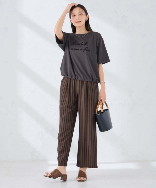 a.v.v(アーヴェヴェ)の「【新色追加】裾ドロストロゴTシャツ(Tシャツ/カットソー・レディース・ホワイト/ブラウン/アイボリー/チャコールグレー・39)」の16枚目の写真