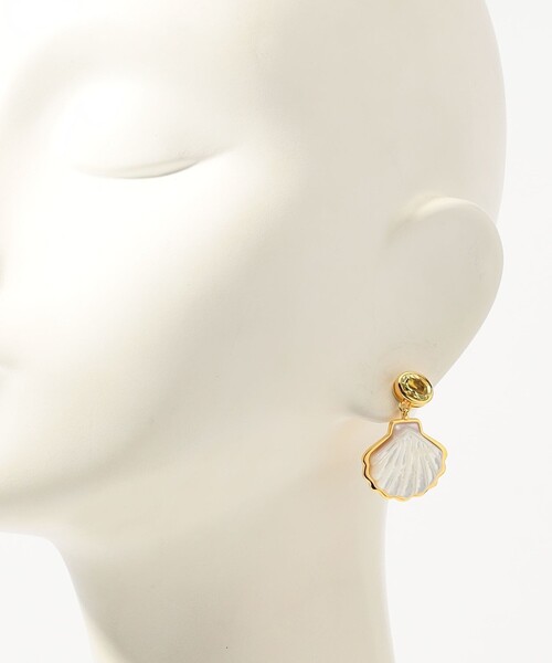 lizzie fortunato jewels(リジーフォルトゥナート)の「Lizzie Fortunato LUNA SHELL ピアス(ピアス(両耳用)・レディース・ホワイト系その他・FREE)」の5枚目の写真