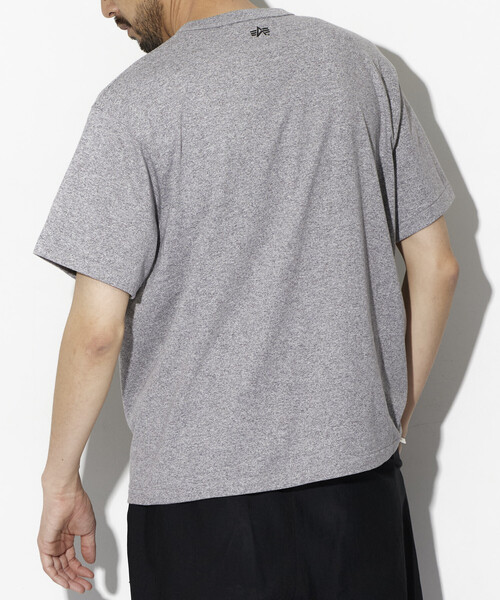 Alpha Industries（アルファインダストリーズ）の「Alpha Industries/アルファ インダストリーズ 別注 ARMY バッハ プリントTシャツ（Tシャツ/カットソー・メンズ・グレー系その他・MEDIUM/LARGE/X-LARGE）」の15枚目の写真