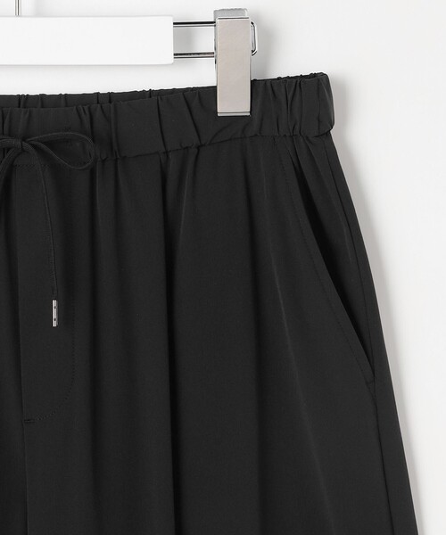J.PRESS(ジェイプレス)の「ソフトナイロン イージー ワイド パンツ(その他パンツ・レディース・ベージュ系/ブラック系・T13/T17/T15)」の18枚目の写真