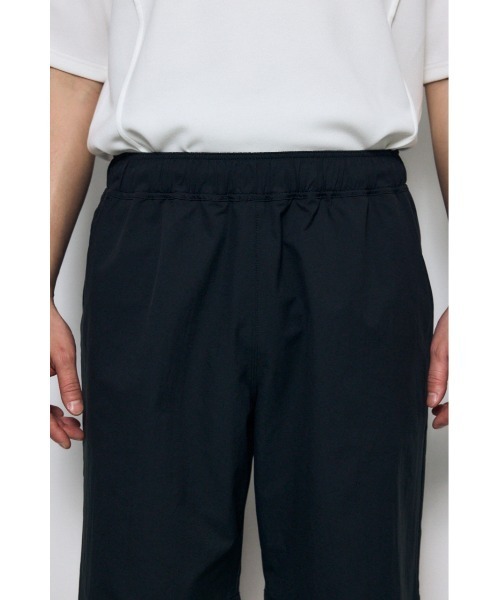 AZUL by moussy(アズールバイマウジー)の「マットスムースショートパンツ(スラックス・メンズ・ブラック/カーキ・MEDIUM/LARGE)」の6枚目の写真