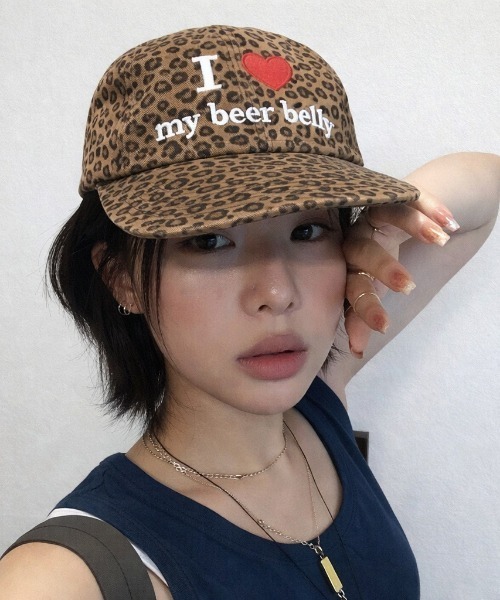 NANEA(ナネア)の「ハートロゴ刺しゅう アニマル柄キャップ(キャップ・レディース・カモフラージュ/レオパード・フリー)」の1枚目の写真