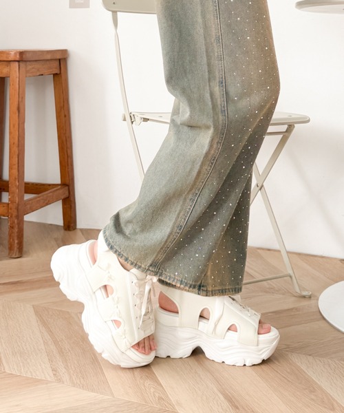 WEGO(ウィゴー)の「WEGO/厚底レースアップリボンスポサン(サンダル・レディース・ブラック/オフホワイト・LARGE/MEDIUM/SMALL)」の11枚目の写真