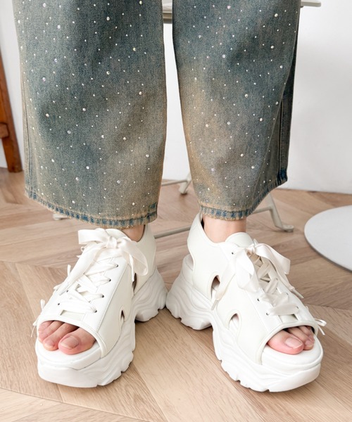WEGO(ウィゴー)の「WEGO/厚底レースアップリボンスポサン(サンダル・レディース・ブラック/オフホワイト・LARGE/MEDIUM/SMALL)」の13枚目の写真