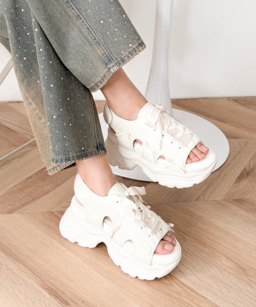WEGO(ウィゴー)の「WEGO/厚底レースアップリボンスポサン(サンダル・レディース・ブラック/オフホワイト・LARGE/MEDIUM/SMALL)」の16枚目の写真