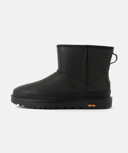 UGG(アグ)の「UGG M Classic Mini Reflective 1171110(ブーツ・メンズ・ブラック・26cm/27cm/28cm)」の1枚目の写真