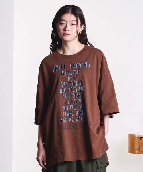 ROSE BUD(ローズバッド)の「(GENE HEAVENS)EMBROIDERY LOGO BIG TEE(Tシャツ/カットソー・レディース・ホワイト/ブラウン・ONE SIZE)」の11枚目の写真