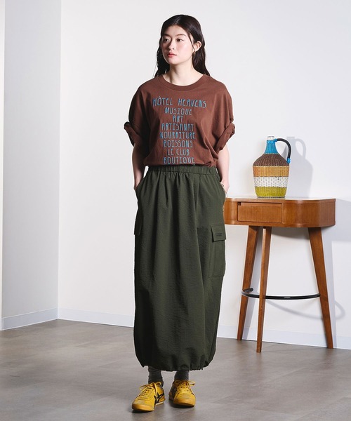ROSE BUD(ローズバッド)の「(GENE HEAVENS)EMBROIDERY LOGO BIG TEE(Tシャツ/カットソー・レディース・ホワイト/ブラウン・ONE SIZE)」の20枚目の写真